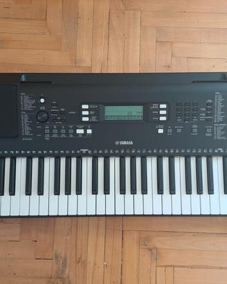 pianola Yamaha PSR-E373