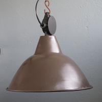 LAMPADA INDUSTRIALE DA SOSPENSIONE anni 60