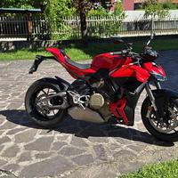 Ducati Street fighter  V4 red ‘25