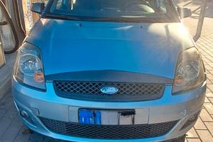 Auto Ford Fiesta 5 serie benzina/gpl