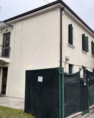 Appartamento a Venezia, via Cosenz, 8, 3 locali