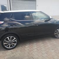 AUTOVEICOLO SUV