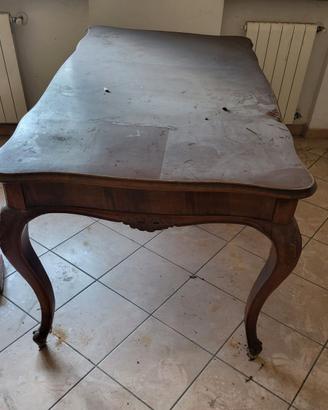 Credenza e tavolo