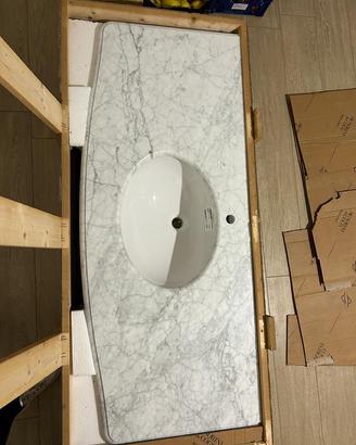 Lavabo nuovo in marmo nuovo