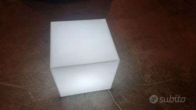 Cubo lampada