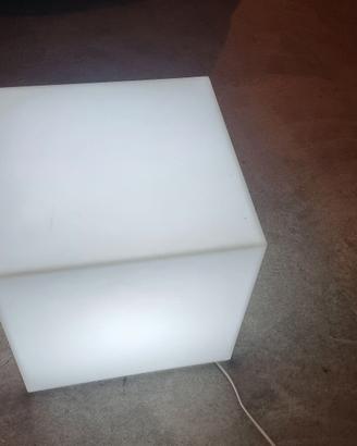 Cubo lampada