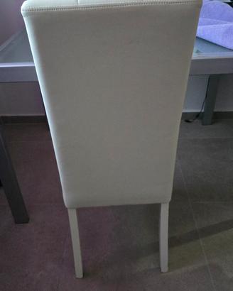 sedie bianche in ecopelle