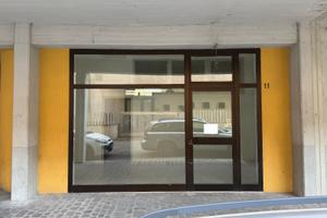 Negozio con ampia vetrina