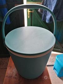 Frigo portatile con tavolino