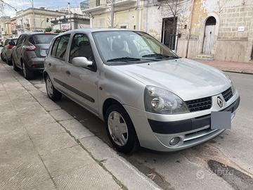 Renault Clio 1.2 60 CV con 118000 km