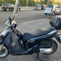 Honda SH 300 ABS da vetrina