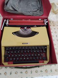 Macchina da scrivere Olivetti Antares Capri