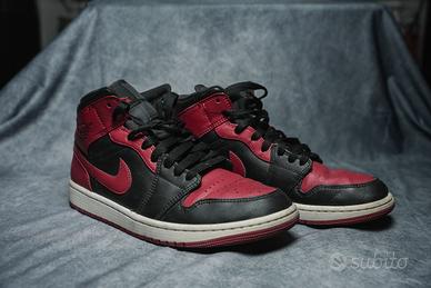 Nike Air Jordan 1 Mid "Bred" (Nero/Rosso) - 42.5