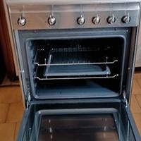 Cucina SMEG 4 fuochi  a gas e forno elettrico