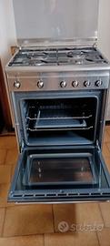 Cucina SMEG 4 fuochi  a gas e forno elettrico