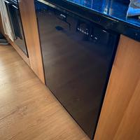 Lavastoviglie nera Smeh