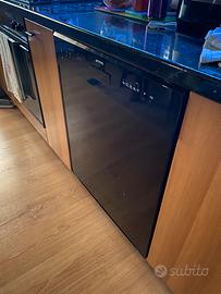 Lavastoviglie nera Smeh