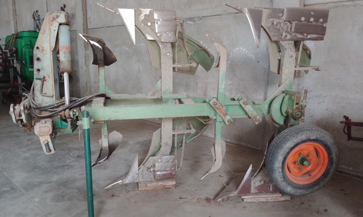 Aratro bivomere dondi