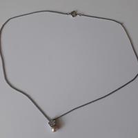 Catenina con ciondolo