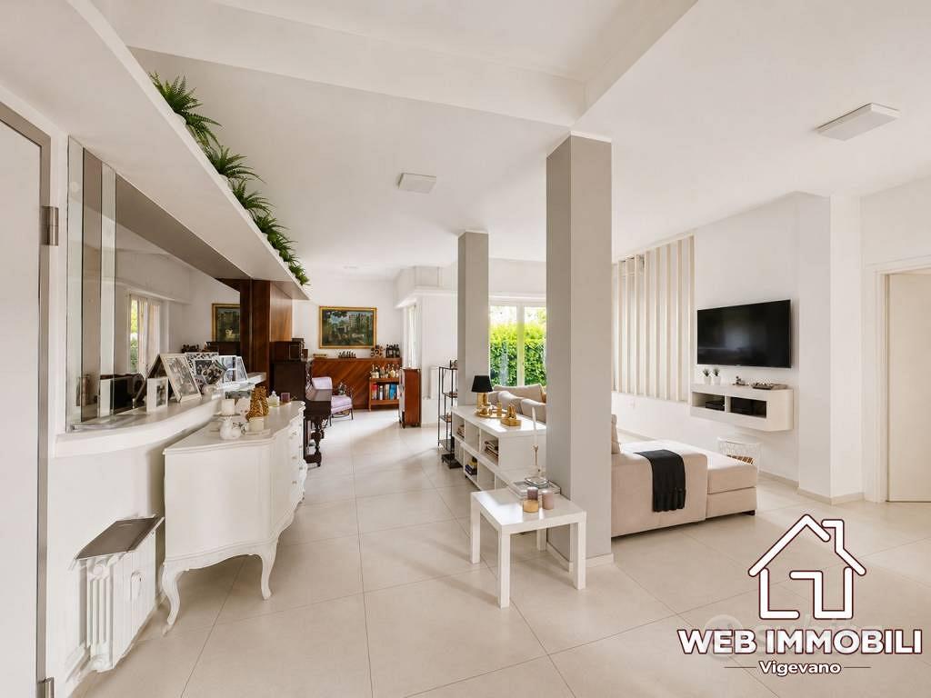Appartamento di 236 m² con più di 5 locali e box a - Vista 3