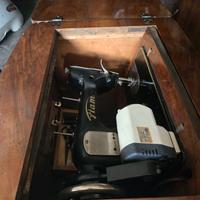 Macchina da cucire FIAM con mobile richiudibile