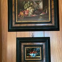 Coppia di dipinti con cornice in stile guillochè