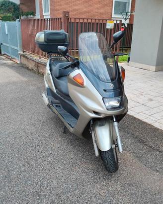 Yamaha majesty 250