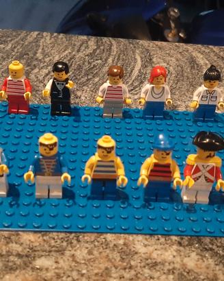 LEGO Personaggi e Cavalli vari