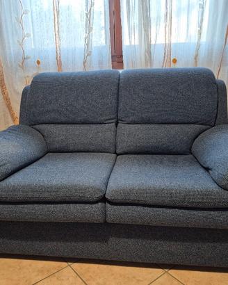 divano 2 posti tessuto blu