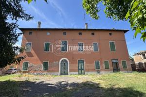 COMPLESSO IMMOBILIARE DA RISTRUTTURARE