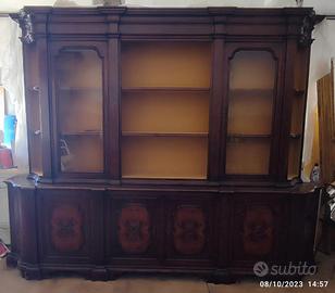 Mobile antiquariato in legno