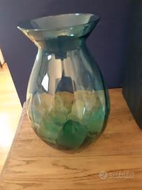 Vaso in vetro azzurro