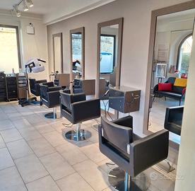 ARREDAMENTO COMPLETO PER SALONE DI PARRUCCHIERA