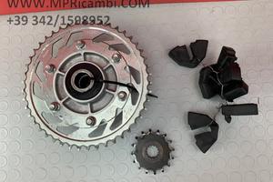 MOZZO POSTERIORE SUZUKI GSXR 600 1999 1998 GSX R 2