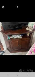 Mobile TV angolare in legno con ante e ripiano