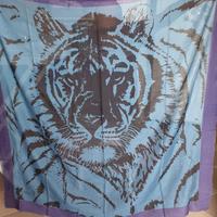 Grande foulard di Krizia 