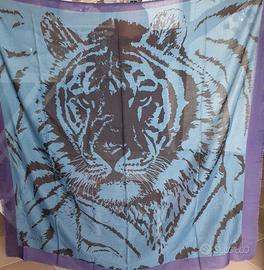 Grande foulard di Krizia 