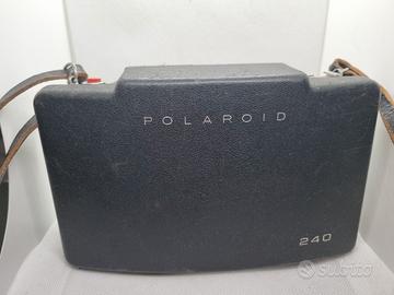 macchina fotografica polaroid 