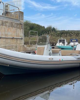 Zodiac Medline 6.60  – Evinrude 200cv  – Carrello