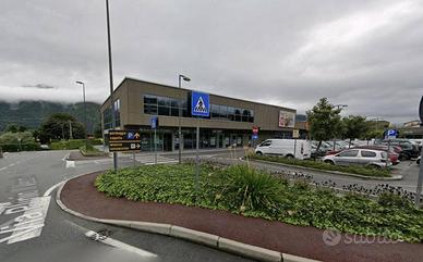 Immobile in asta di 222 m² con 1 locale a Mandello