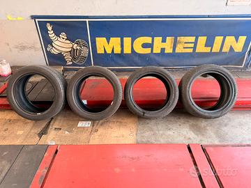 Gomme Good Year 255/45 ZR 19 POST 285/40 ZR 19