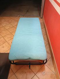 Brandine pieghevoli con materasso
