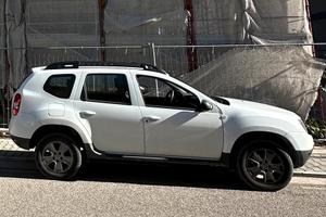 DACIA DUSTER METANO BENZINA over top