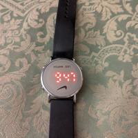 Orologi Digital Quartz e Led moderni 