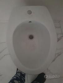 Sanitari bagno completi in ceramica bianca