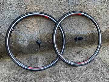 Ruote bici da corsa Giant PR2 copertoni Vredestein