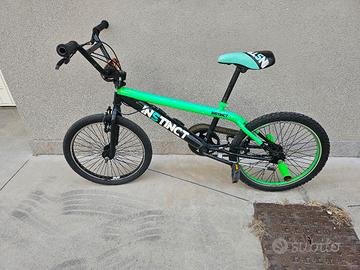 BMX Instinct verde e nera