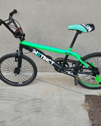 BMX Instinct verde e nera