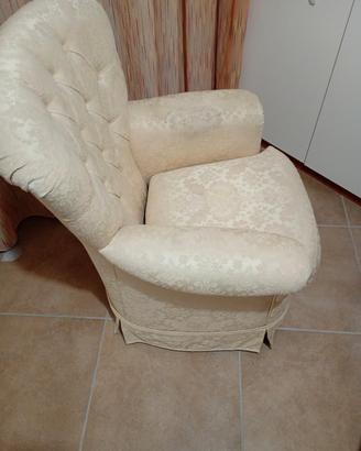 poltrona velluto colore panna 