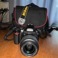 Fotocamera Nikon d40 con obiettivo